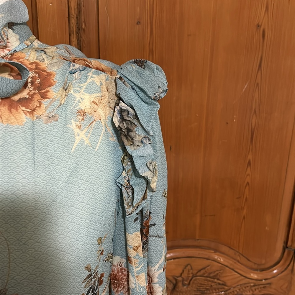 ICONS  Aqua Floral Print Top. Small - Picture 3 of 8